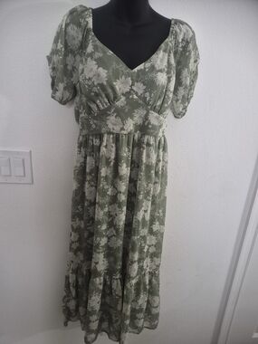 women floral Olive Green Midi Dress with Puff Sleeves